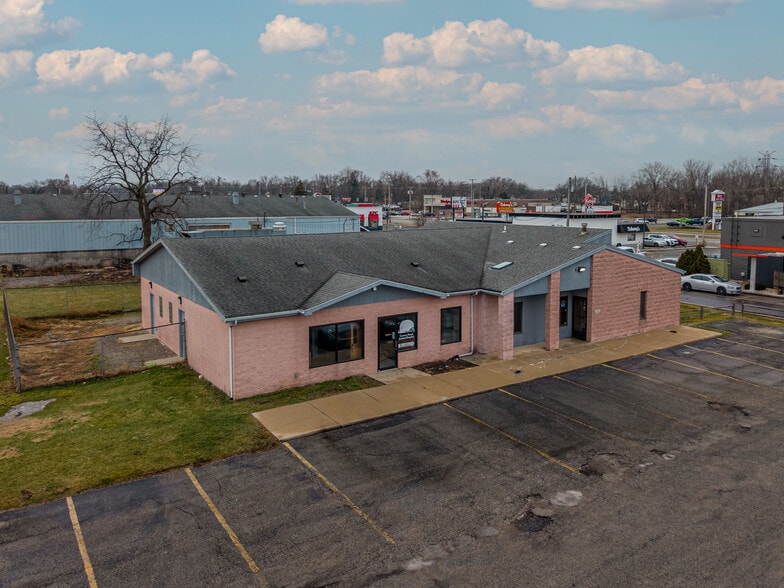 More Photos Of 1138 N Main St, Crown Point Office For Sale
