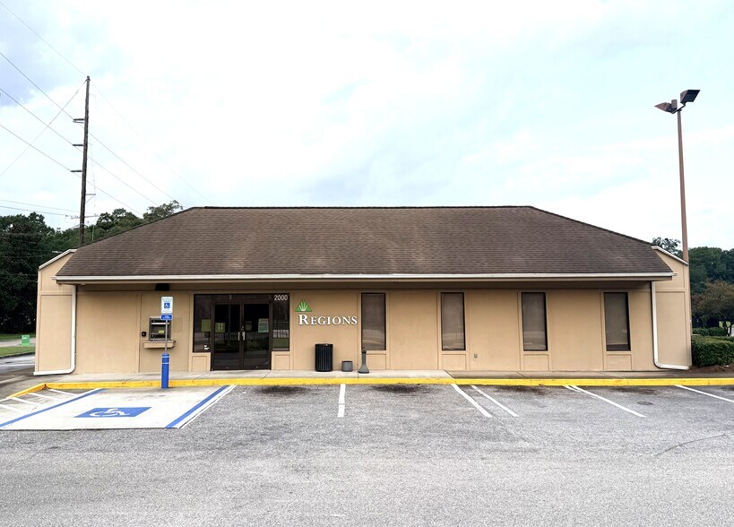More Photos Of 1924 Dauphin Island Pky, Mobile General Retail For Sale
