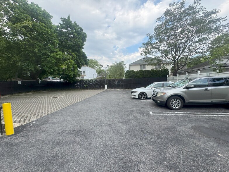 More Photos Of 425 S 8th Ave, Mount Vernon Storefront Retail Residential For Sale