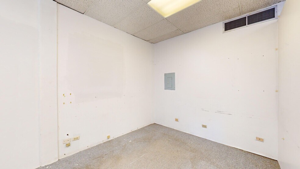 More Photos Of 1542 Young St, Honolulu Office Residential For Sale