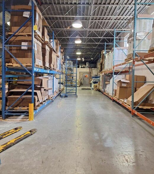More Photos Of 15 Meteor Dr, Toronto Manufacturing For Sale
