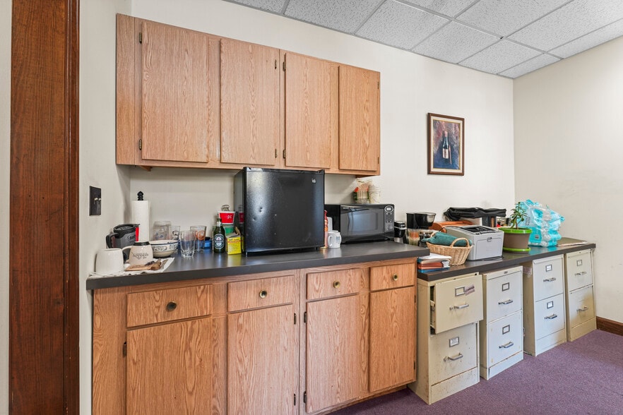 More Photos Of 132-134 S Swan St, Albany Office Residential For Sale