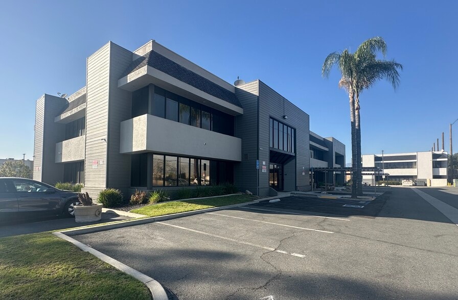 Primary Photo Of 1585 S D St, San Bernardino Office For Lease