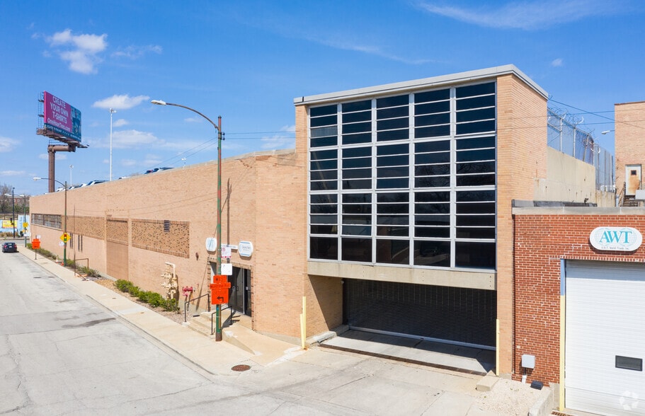 More Photos Of 4319-4321 N Knox Ave, Chicago Warehouse For Lease
