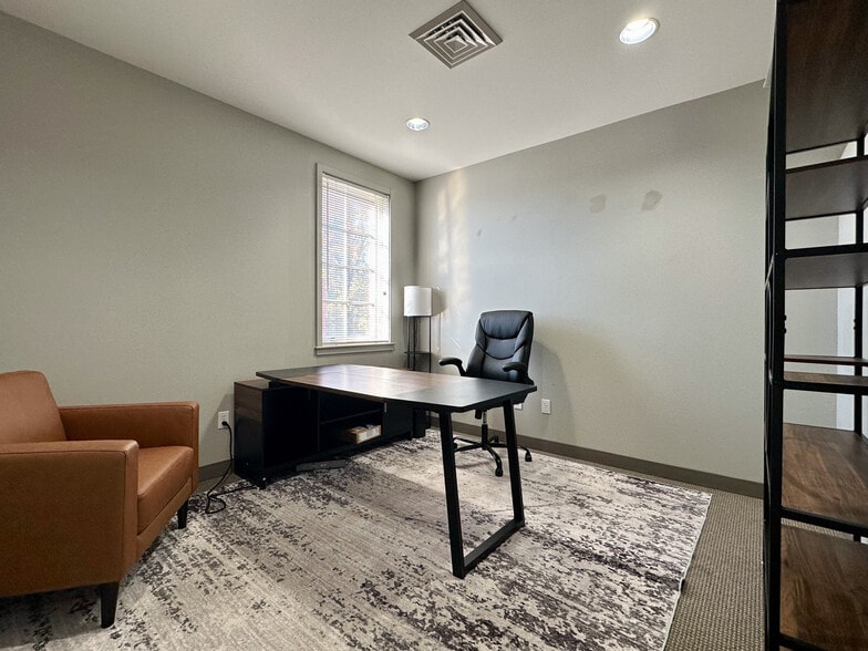 More Photos Of 2010 S 8th St, Saint Louis Office For Lease