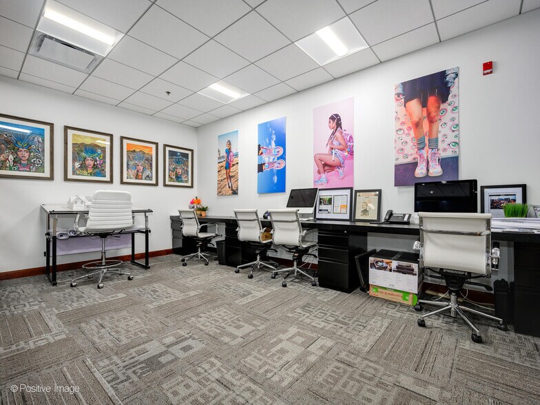 More Photos Of 610-642 Anthony Trl, Northbrook Light Distribution For Sale