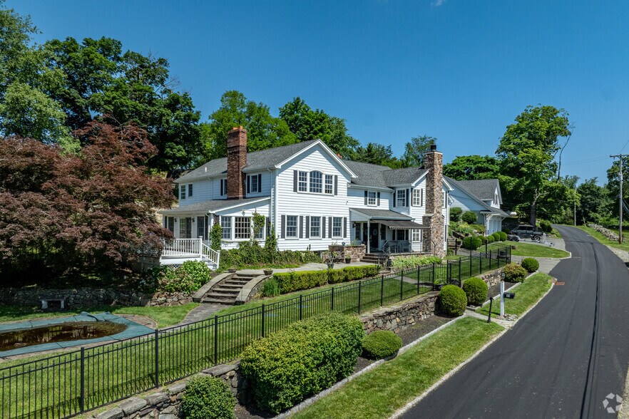 Primary Photo Of 11 Charlottesburg Rd, Boonton Horse Stables For Sale