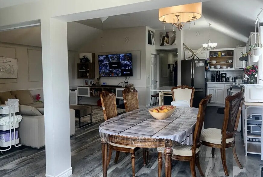 More Photos Of 6 Water st, Tehkummah Restaurant For Sale
