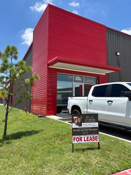 More Photos Of 16285 North Fwy, Houston Unknown For Lease