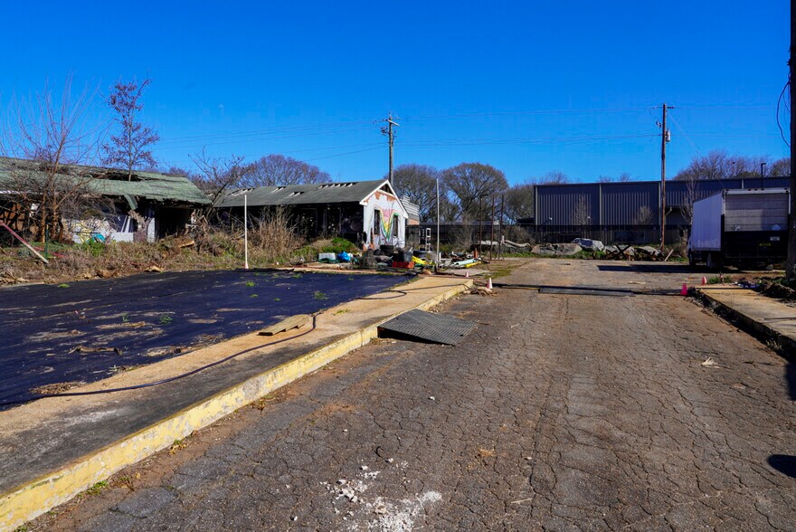 More Photos Of 2200 Reynolds Dr SW, Atlanta Land For Sale