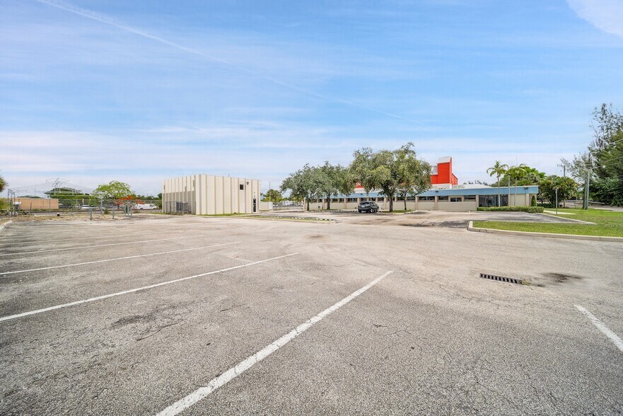 More Photos Of 6061 NE 14th Ave, Fort Lauderdale Medical For Lease
