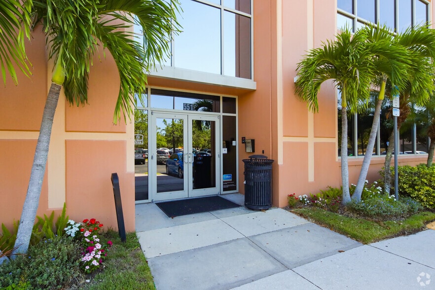 More Photos Of 551 N Cattlemen Rd, Sarasota Office For Lease