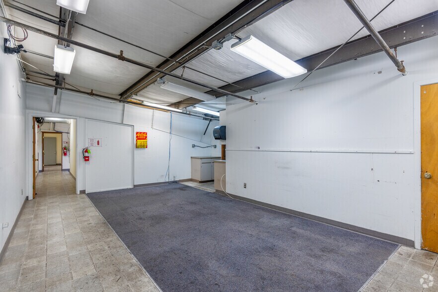 More Photos Of 596 Hoffman Rd, Independence Manufacturing For Sale