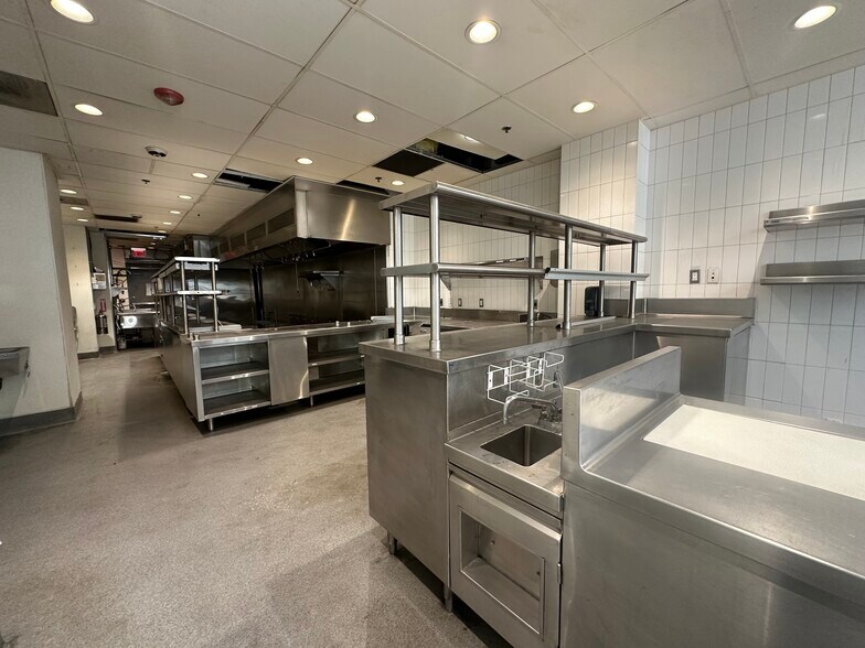 More Photos Of 1680 N Vine St, Hollywood Loft Creative Space For Lease