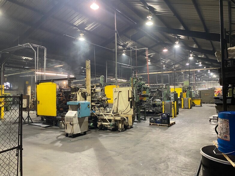 More Photos Of 400 E Vickery Blvd, Fort Worth Warehouse For Lease