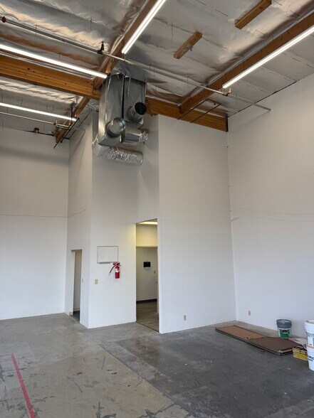 More Photos Of 1514-1518 Moffett St, Salinas Manufacturing For Lease