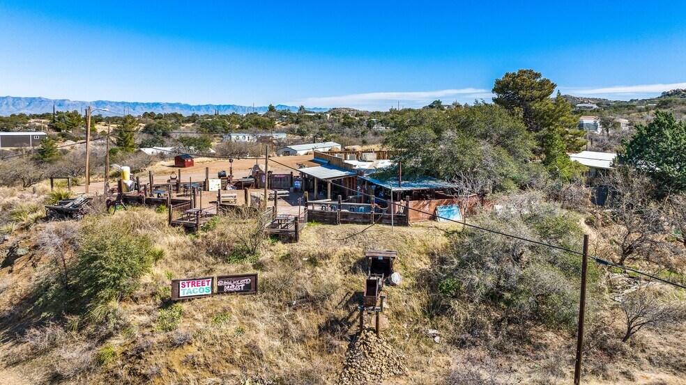 More Photos Of 1200 N Jefferson Dr, Oracle Bar For Sale