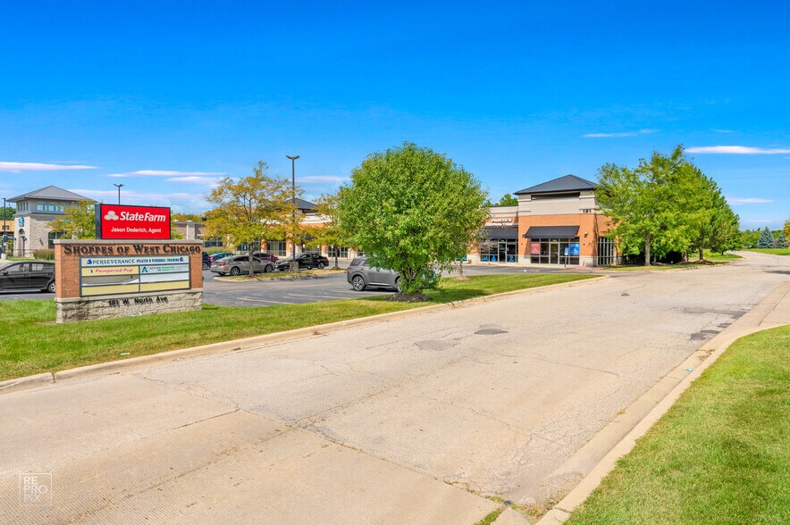 More Photos Of 191 W North Ave, West Chicago Freestanding For Sale