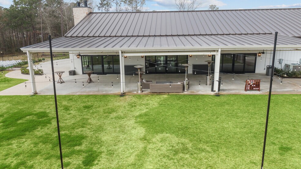 More Photos Of 6644 TX-61, Anahuac Theater Concert Hall For Sale