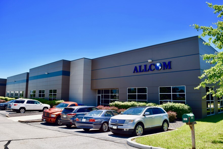 More Photos Of 201-215 Stag Industrial Blvd, Lake Saint Louis Warehouse For Lease