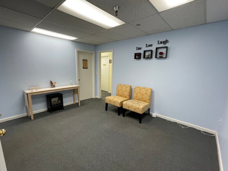 More Photos Of 344-350 Silas Deane Hwy, Wethersfield Medical For Lease