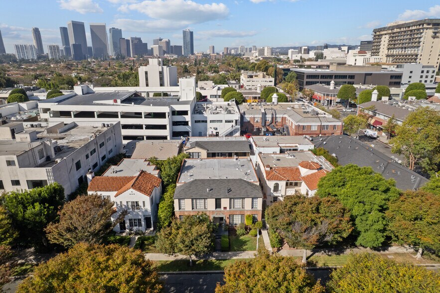 More Photos Of 209 S Reeves Dr, Beverly Hills Apartments For Sale