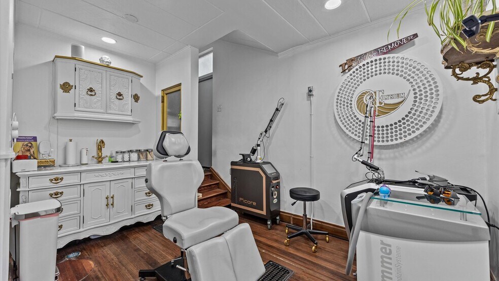 More Photos Of 535 N 7th St, Grand Junction General Retail For Sale