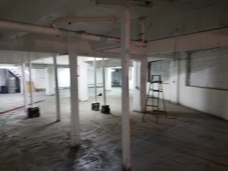 More Photos Of 60 Dickerson St, Newark Light Manufacturing For Lease