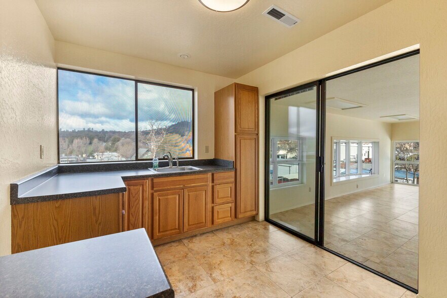 More Photos Of 19478 Village Dr, Sonora Flex For Sale