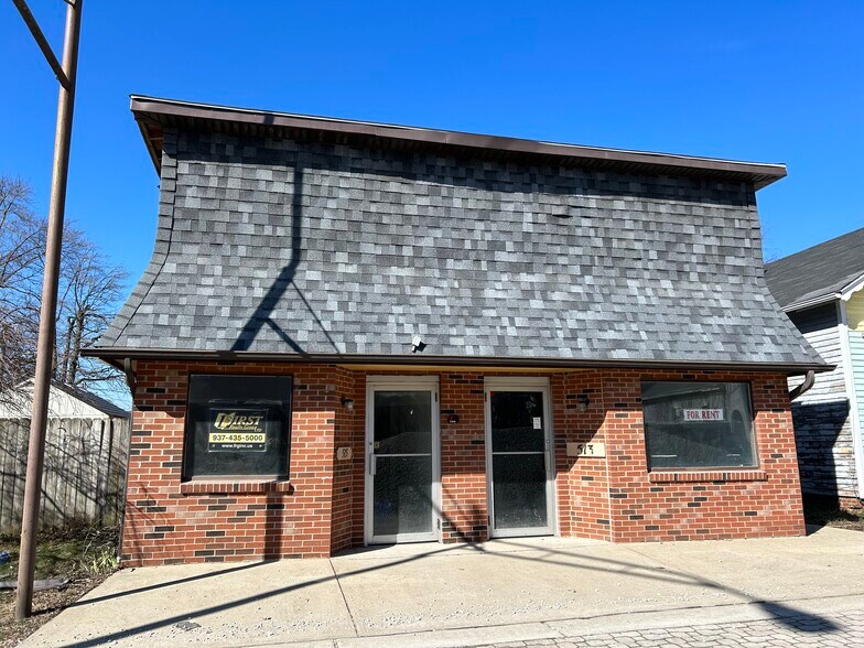Primary Photo Of 513 S Main St, Franklin Storefront For Lease