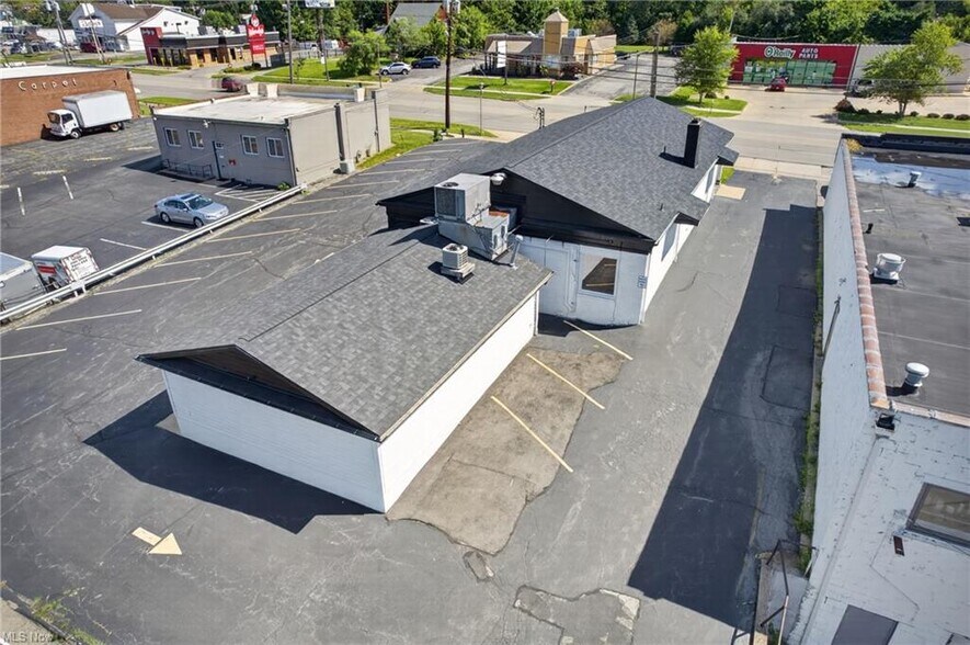 More Photos Of 4140 Market St, Youngstown Medical For Sale