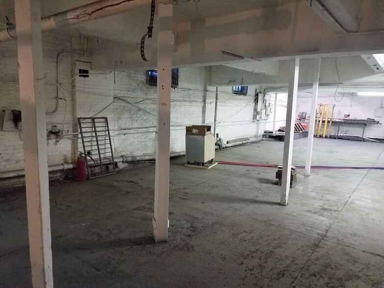More Photos Of 60 Dickerson St, Newark Light Manufacturing For Lease
