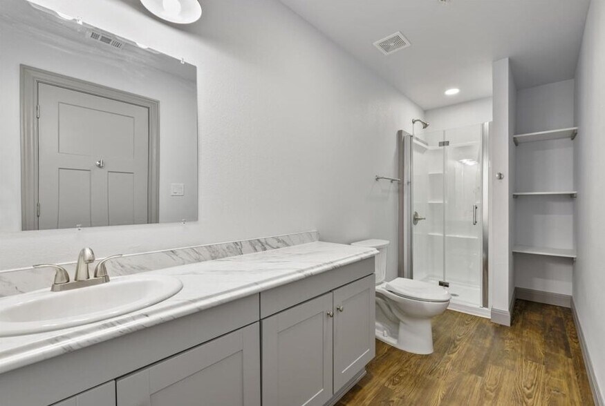 More Photos Of 618 Live Oak St, Blanco Apartments For Sale