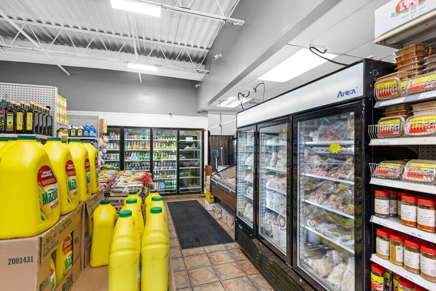 More Photos Of 36886 Ryan Rd, Sterling Heights Supermarket For Sale