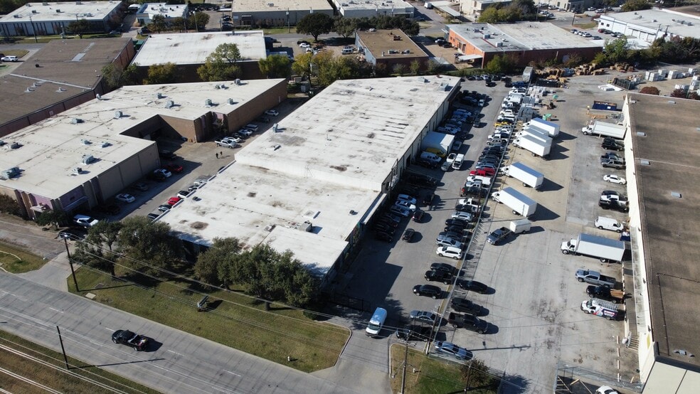 More Photos Of 1365 Regal Row, Dallas Distribution For Sale