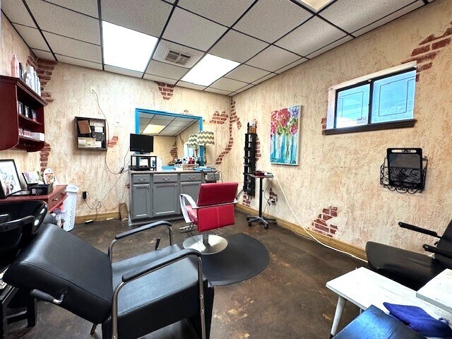 More Photos Of 9414 Westgate Rd, Oklahoma City Office For Sale