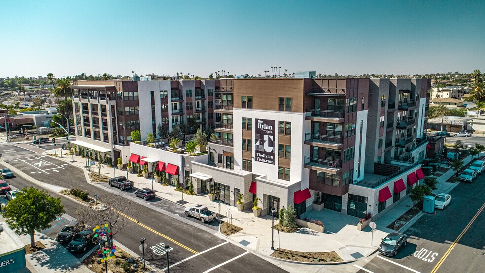 More Photos Of 100 Main St, Vista Apartments For Lease