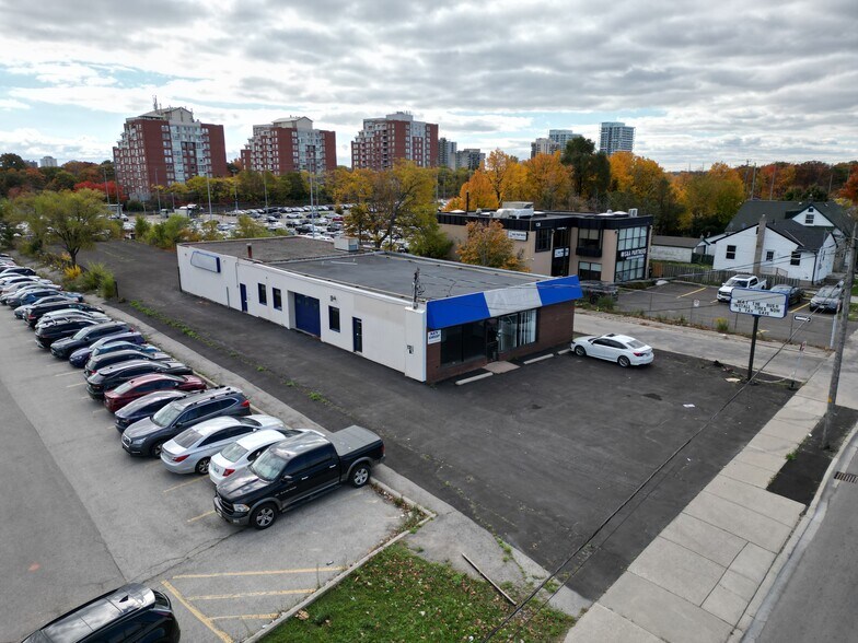 More Photos Of 142 Cross Ave, Oakville Auto Repair For Sale