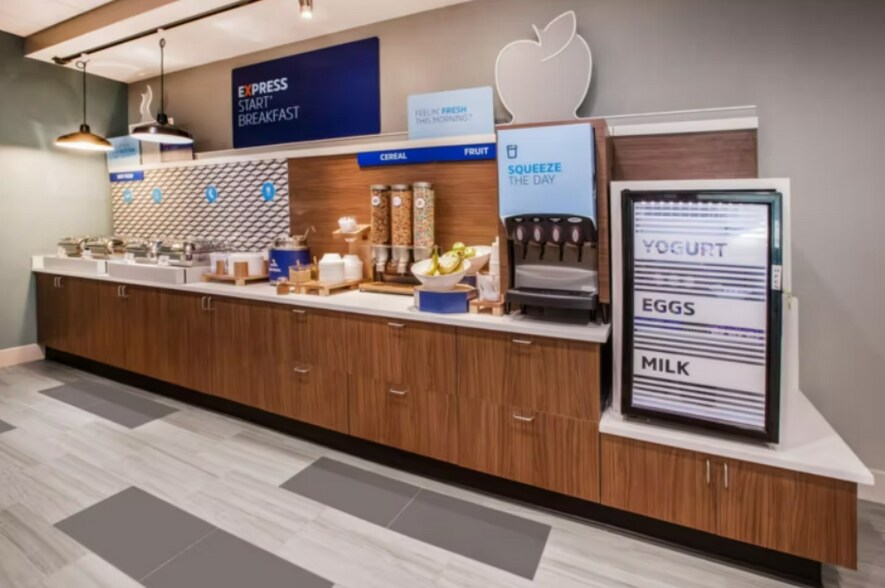 More Photos Of 2000 6th St N, Columbus Hospitality For Sale