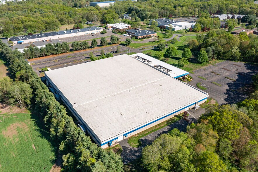 More Photos Of 212 W Newberry Rd, Bloomfield Manufacturing For Sale