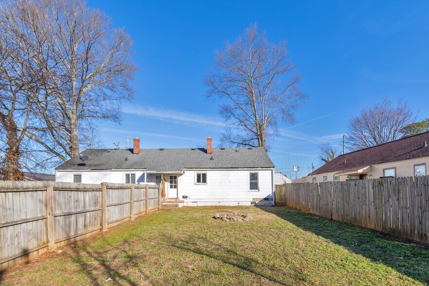 More Photos Of 610 Armstrong St SE, Marietta Multifamily For Sale
