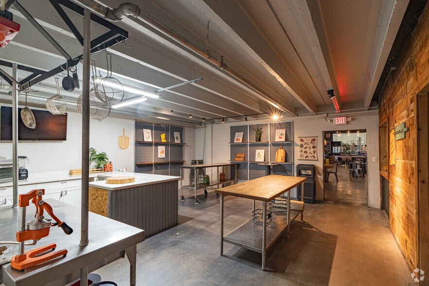 More Photos Of 115 NW 6th St, Fort Lauderdale General Retail For Lease