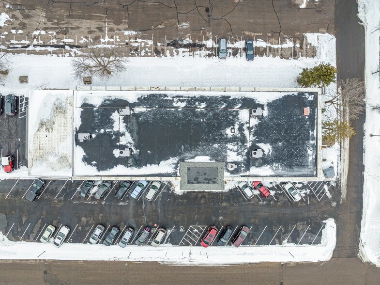 More Photos Of 1781 W County Road B, Saint Paul Office For Sale