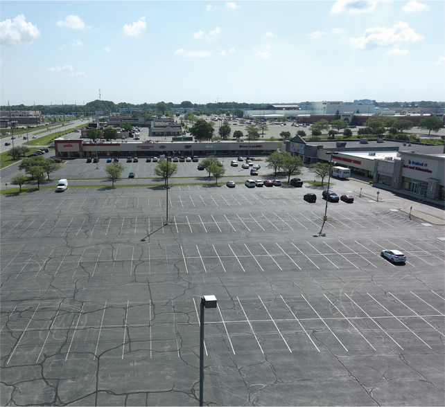 More Photos Of 5641 E 86th St, Indianapolis Restaurant For Lease