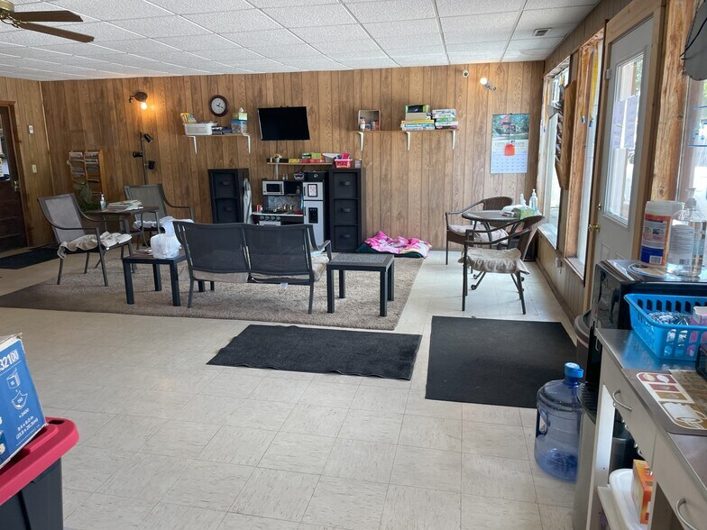 More Photos Of 21245 State Highway 76, Ava General Retail For Sale