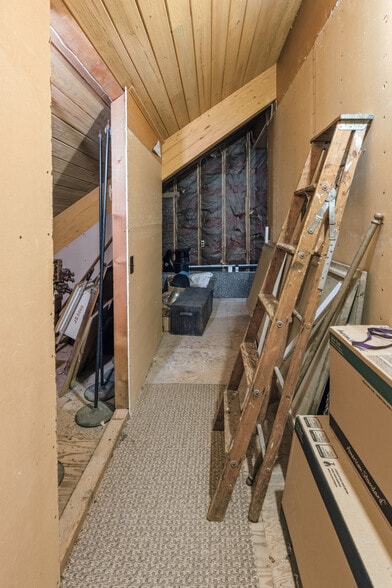 More Photos Of 81 Sprague St, Portsmouth Specialty For Sale