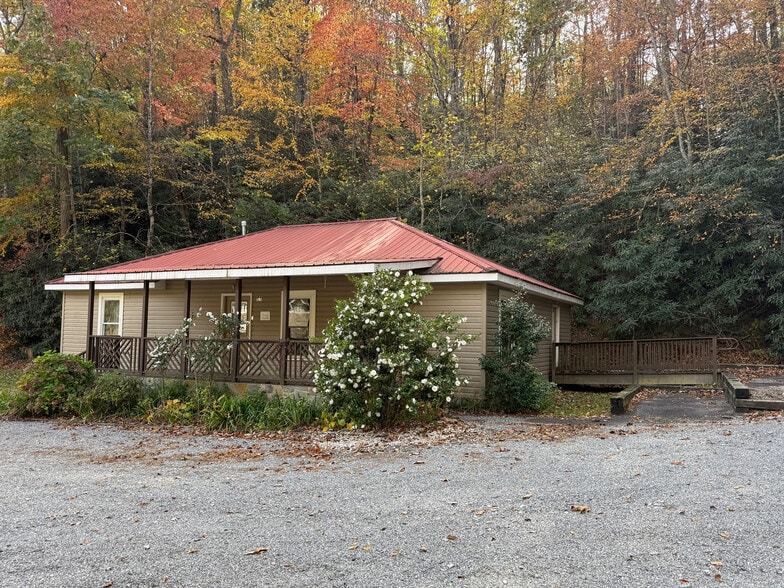 More Photos Of 126 Camp Elliott Rd, Black Mountain Specialty For Sale