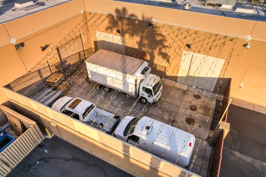 More Photos Of 5321 Cameron St, Las Vegas General Retail For Lease