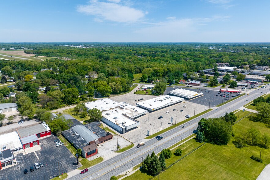 More Photos Of 1100-1128 Bristol St, Elkhart Freestanding For Sale