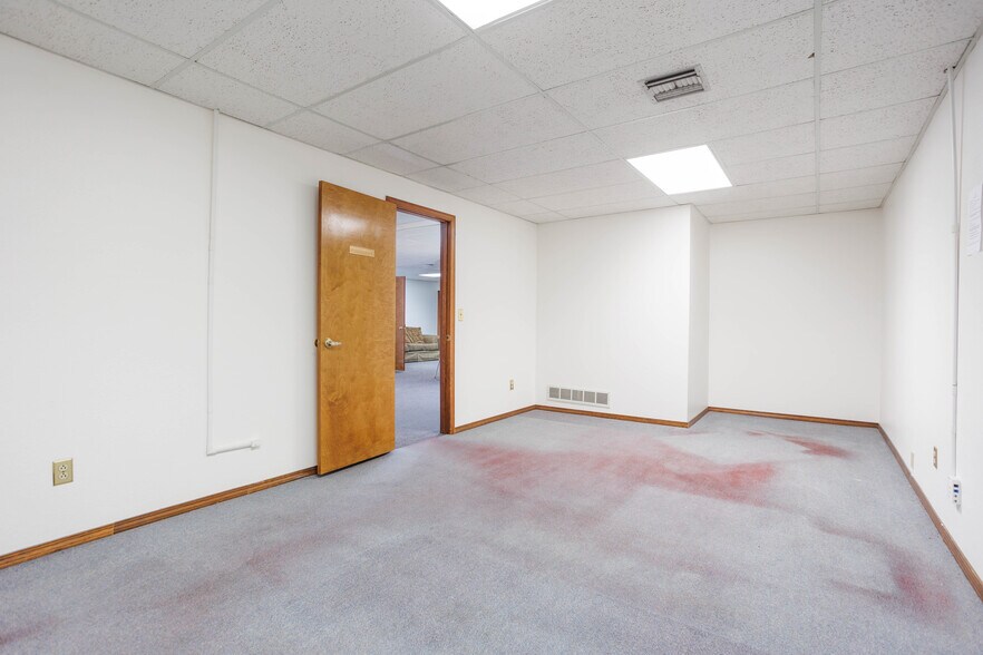 More Photos Of 100 N Fruitland St, Kennewick Office For Lease